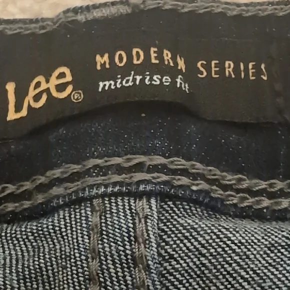 Lee Blue Ankle Cropped Jeans with Straight Leg - Picture 4 of 7